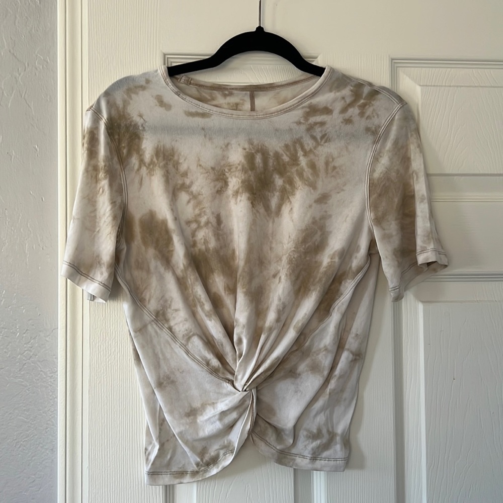 LULULEMON CRESCENT T SHIRT